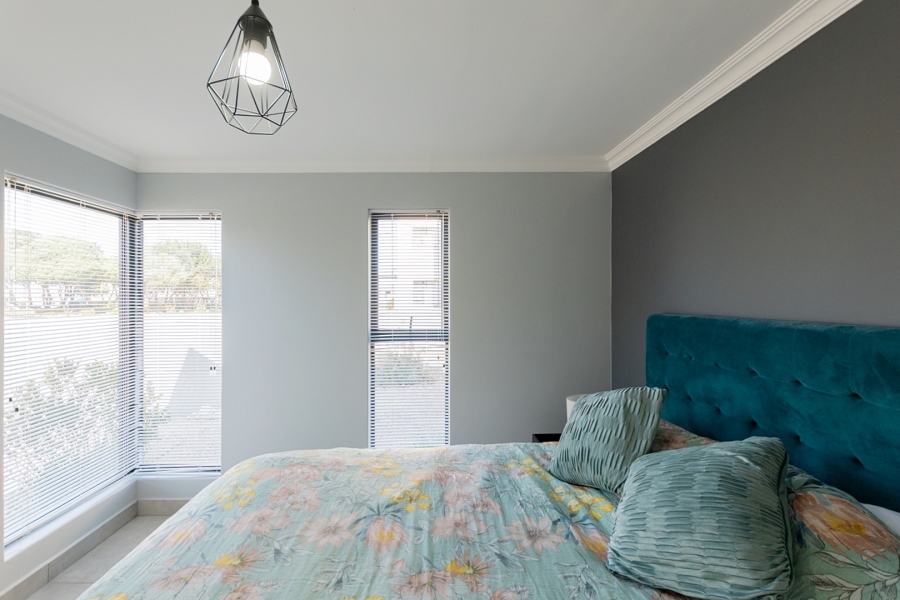 To Let 3 Bedroom Property for Rent in Calypso Beach Western Cape